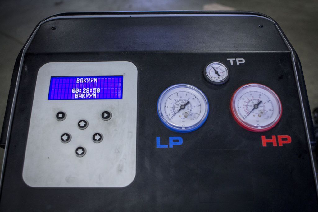 Заправка кондиционера в КОЛЕСО